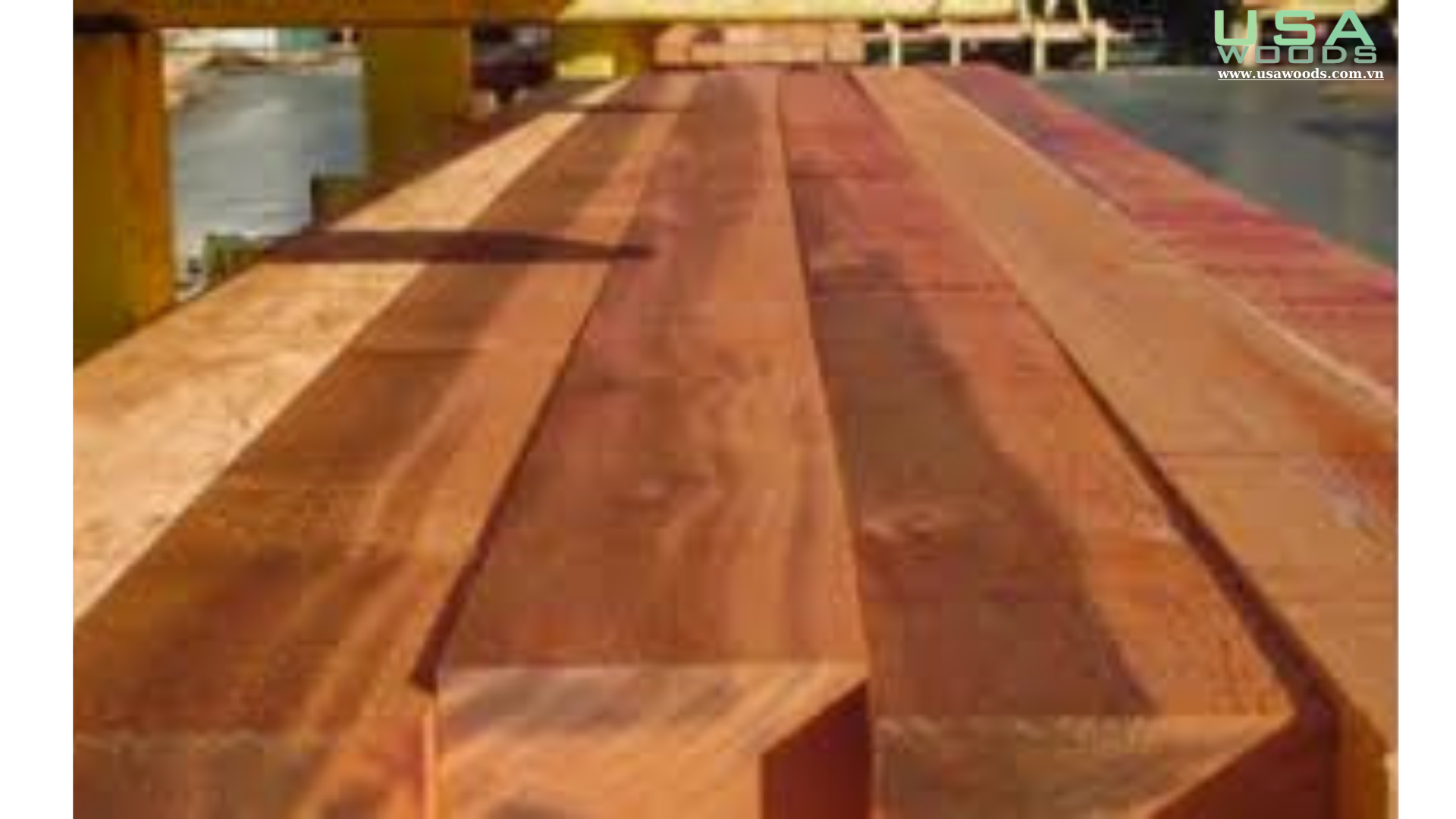 GỖ TUYẾT TÙNG ĐỎ CANADA (WESTERN RED CEDAR)